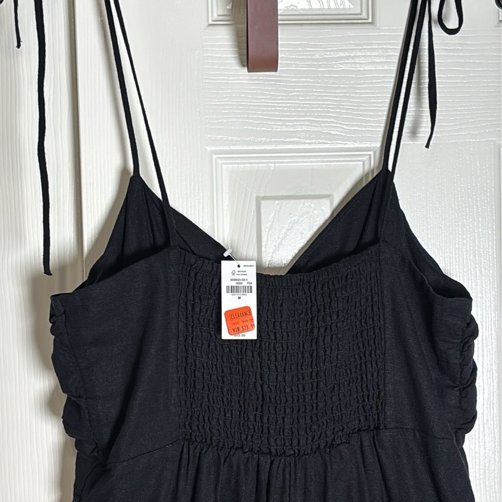 Old Navy Tie Shoulder Cropped Twist Front Smocked Jumpsuit - Picture 8 of 12